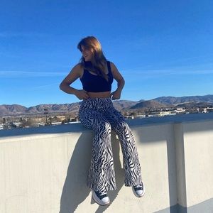 Meet your Posher, Eve